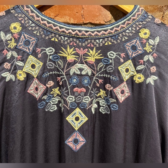 Johnny Was Black Embroidered Top - Picture 4 of 8